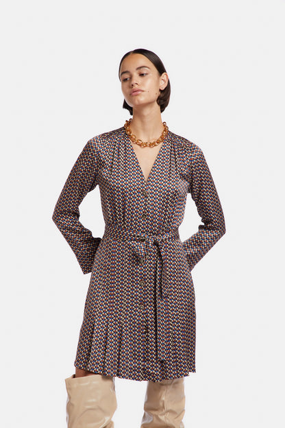 Long sleeve dress with pleats on the bottom